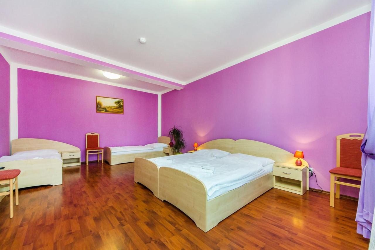 Hotel & Motorest V Udoli Zlateho Potoka Blsany Dış mekan fotoğraf