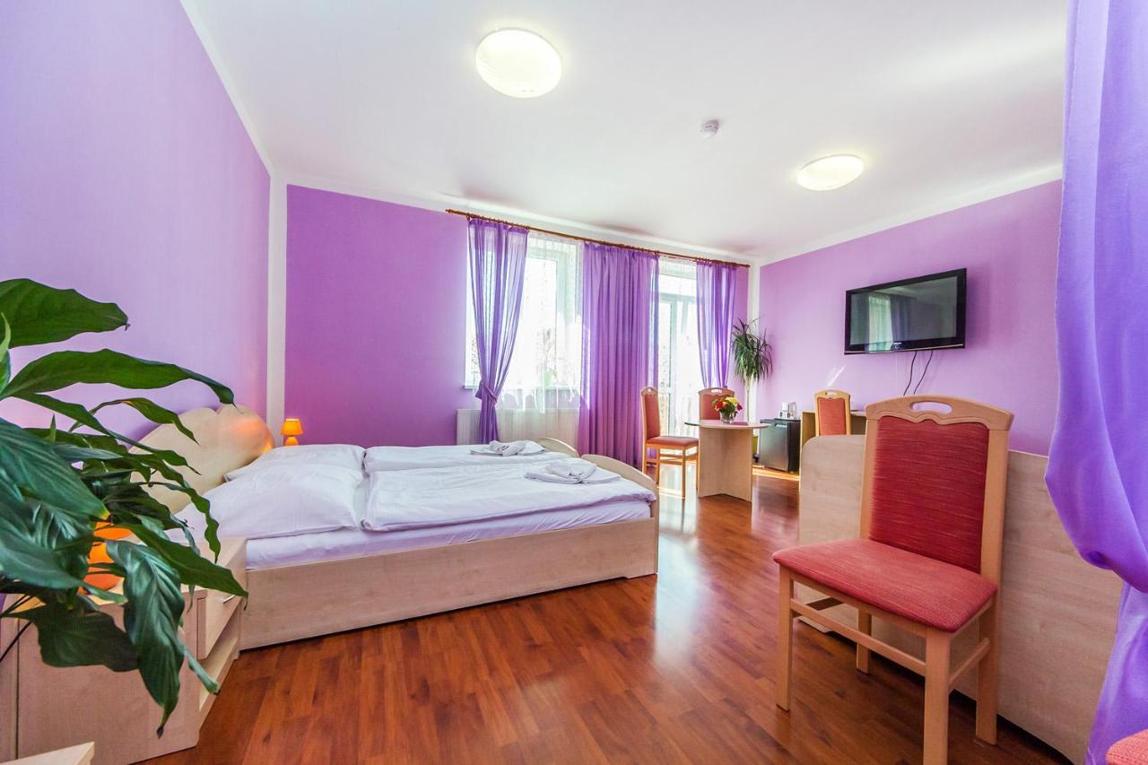 Hotel & Motorest V Udoli Zlateho Potoka Blsany Dış mekan fotoğraf