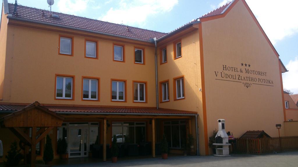 Hotel & Motorest V Udoli Zlateho Potoka Blsany Dış mekan fotoğraf